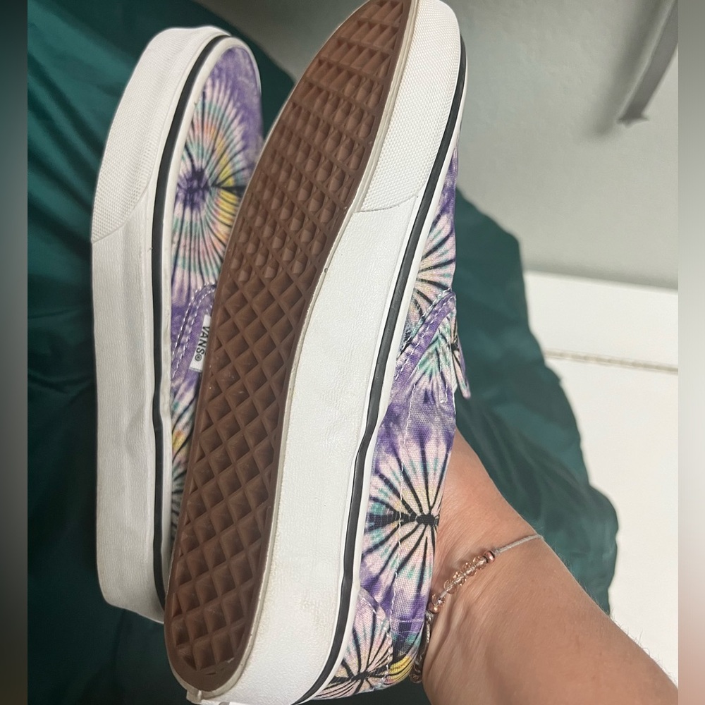 Vans slip on style shoe, women’s size 6. - Picture 5 of 7